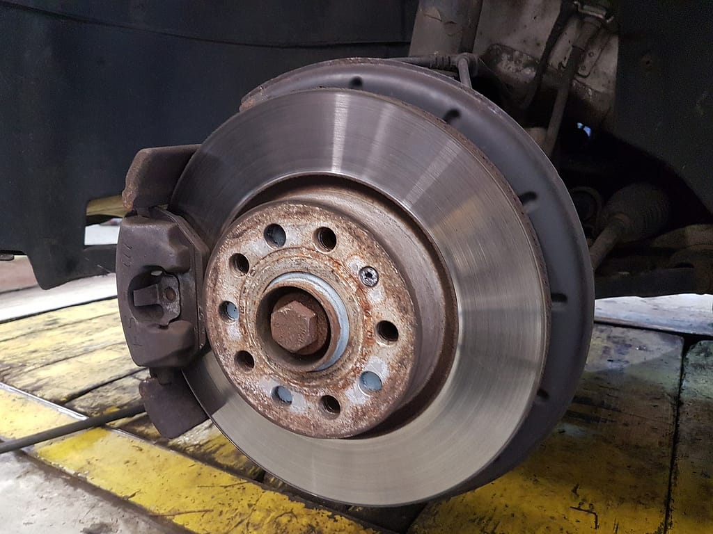 Do Warped Rotors Ruin Brake Pads? Is it Dangerous?